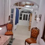 Innenstadtgarten-wohnung 아파트 *