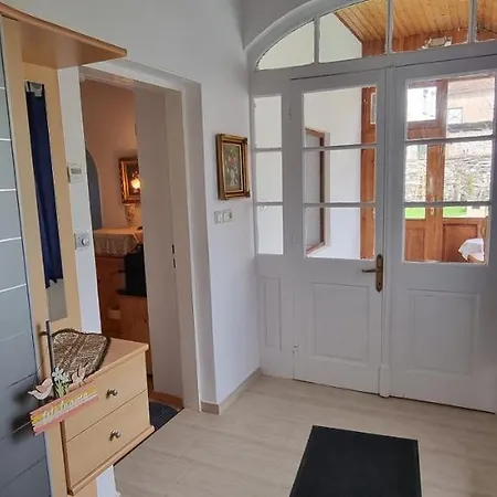 Innenstadtgarten-wohnung *