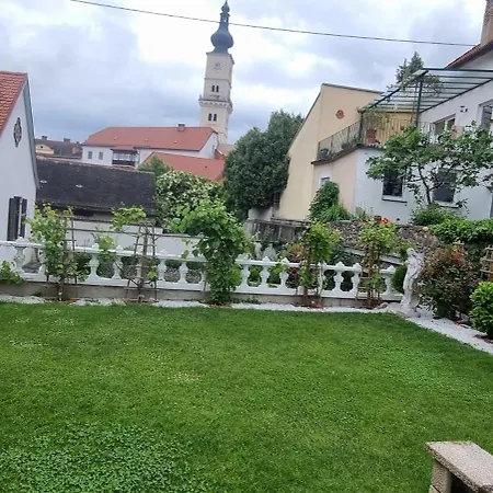 Innenstadtgarten-wohnung 公寓