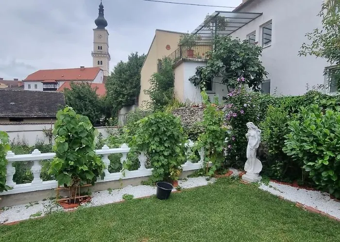 Innenstadtgarten-wohnung *