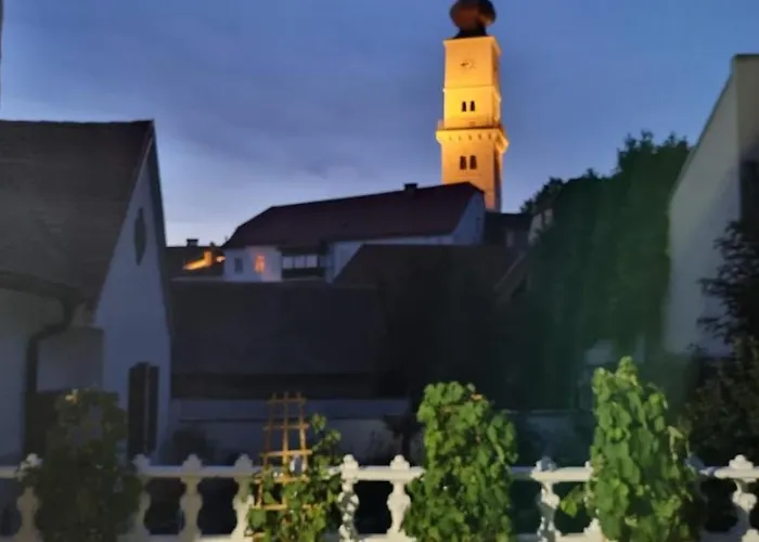 Innenstadtgarten-wohnung דירה *