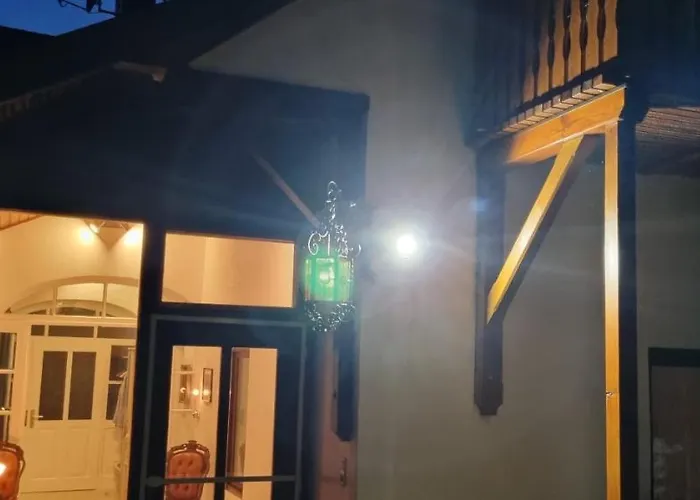 Innenstadtgarten-wohnung דירה *