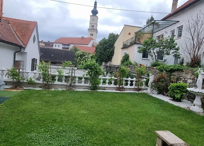 Innenstadtgarten-wohnung דירה